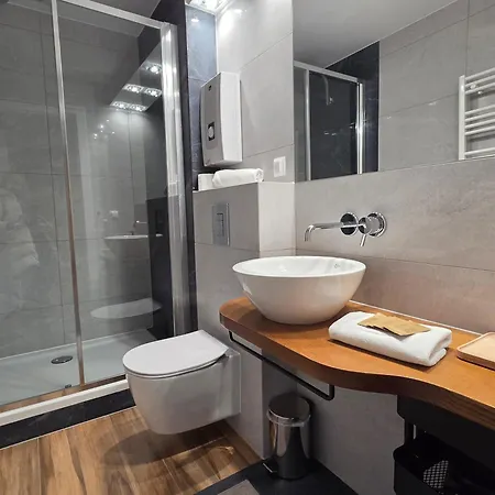 W Sercu Parku - Dabrowka Cieplce Apartment *