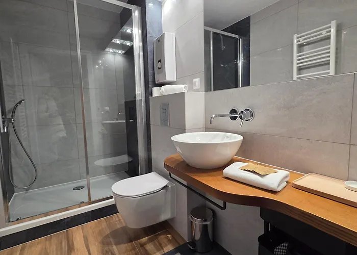 W Sercu Parku - Dabrowka Cieplce Apartment *